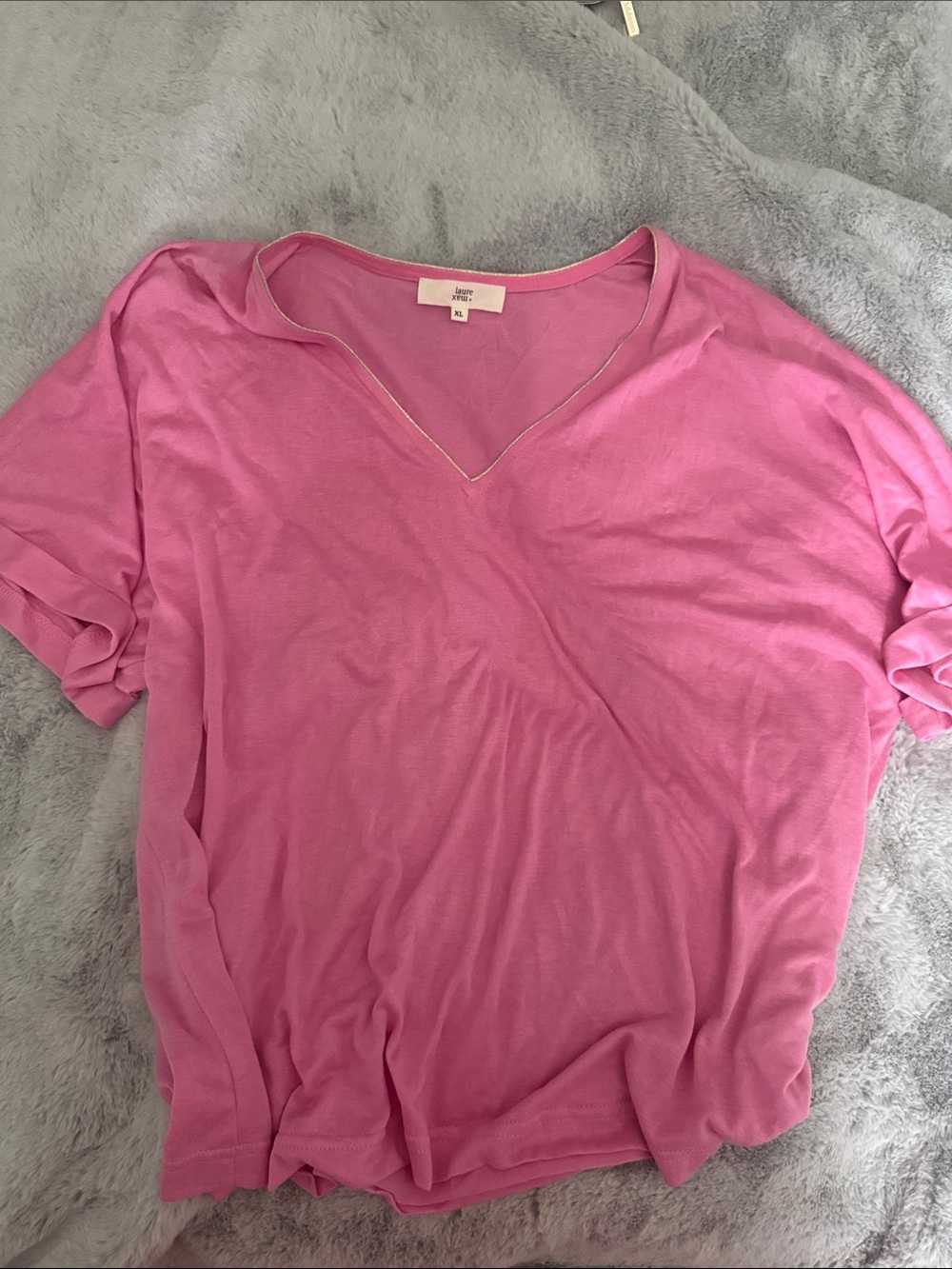 Laure+Max Parisian Women's Pink V-Neck Short Sleeve XL Tee